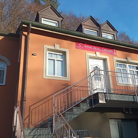 Appart-Hotel Gwendy Bour Bagian luar foto