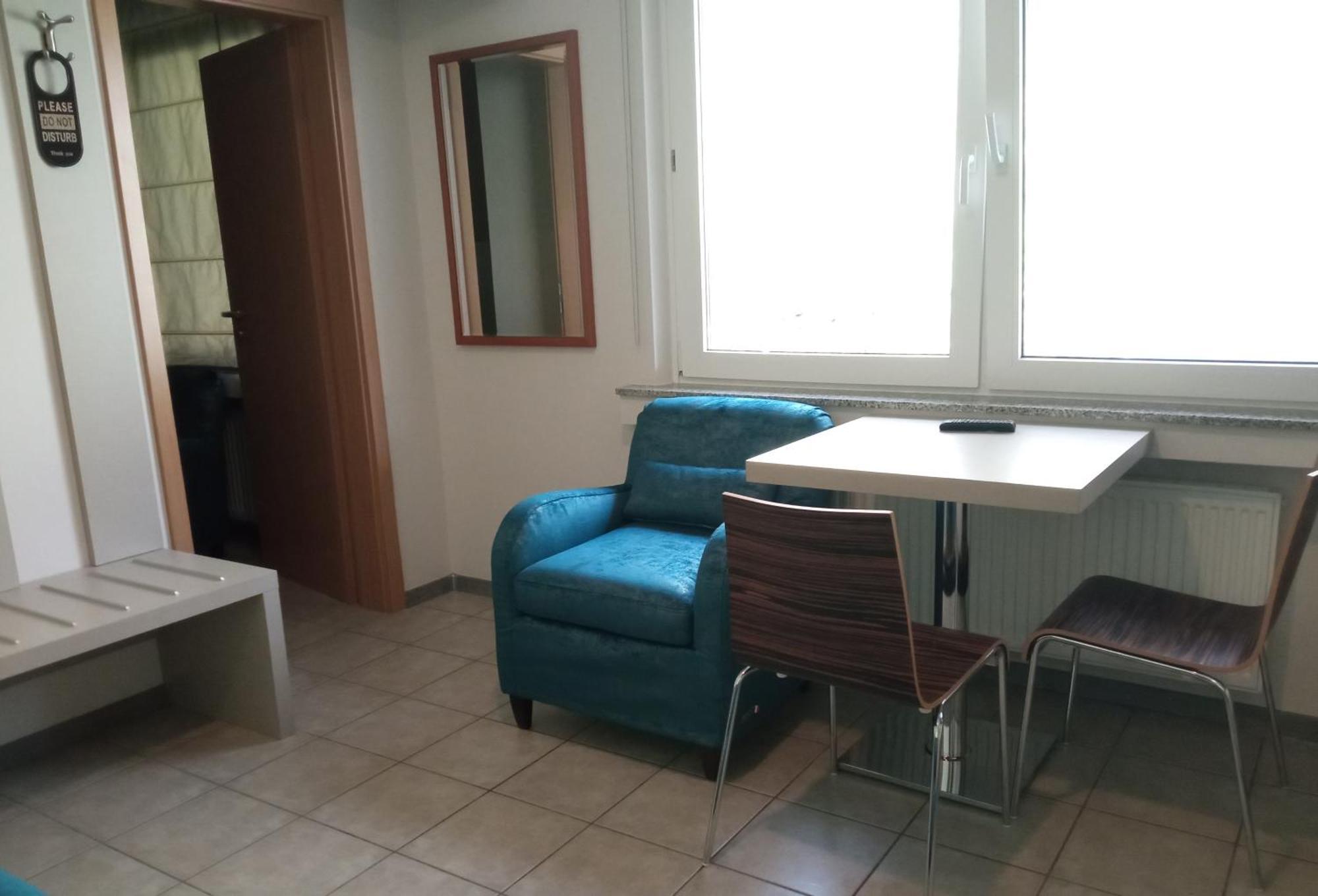 Appart-Hotel Gwendy Bour Bagian luar foto
