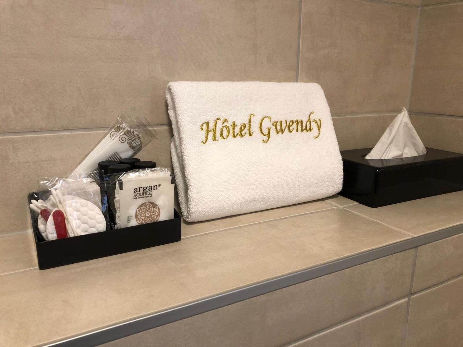 Appart-Hotel Gwendy Bour Bagian luar foto