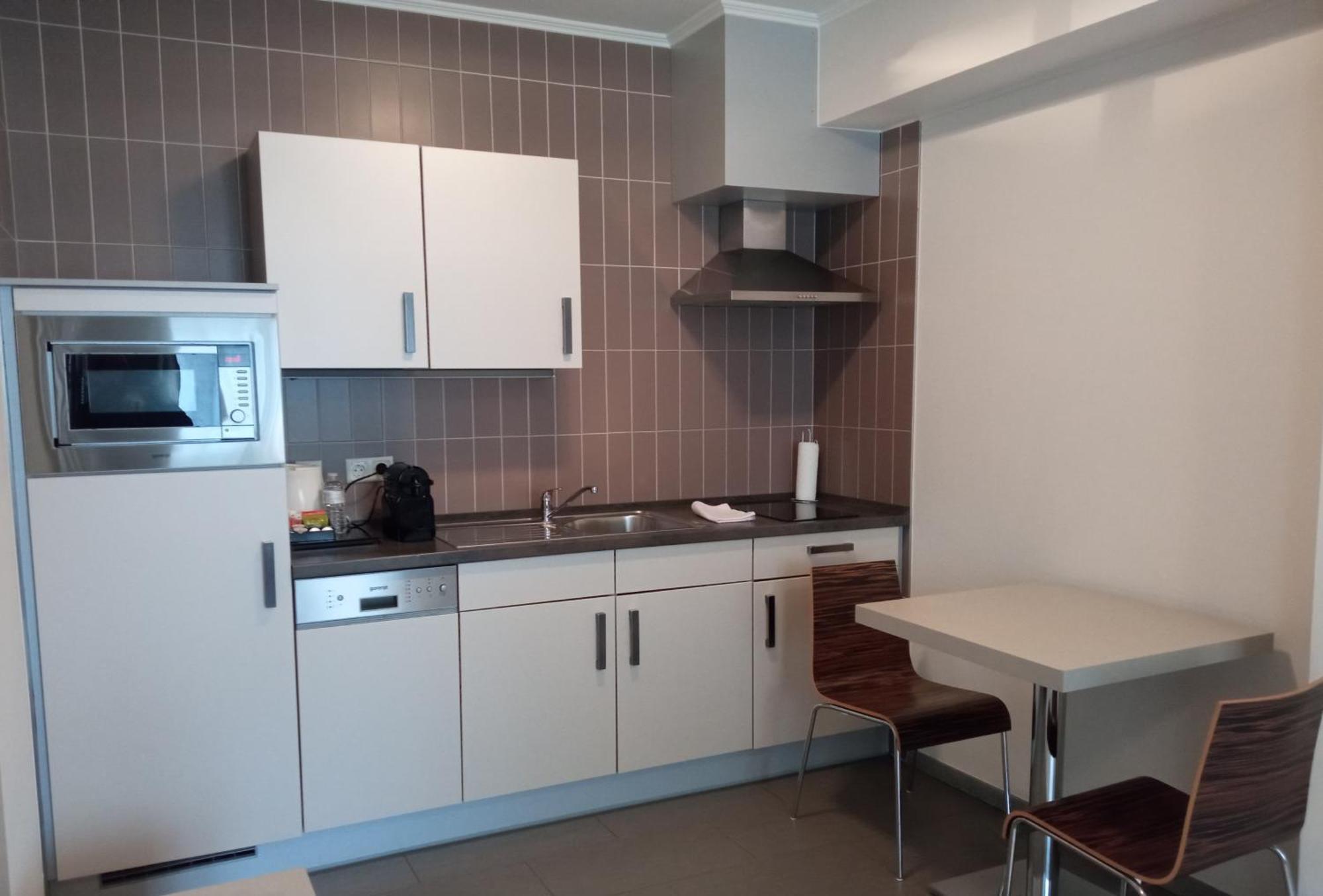 Appart-Hotel Gwendy Bour Bagian luar foto