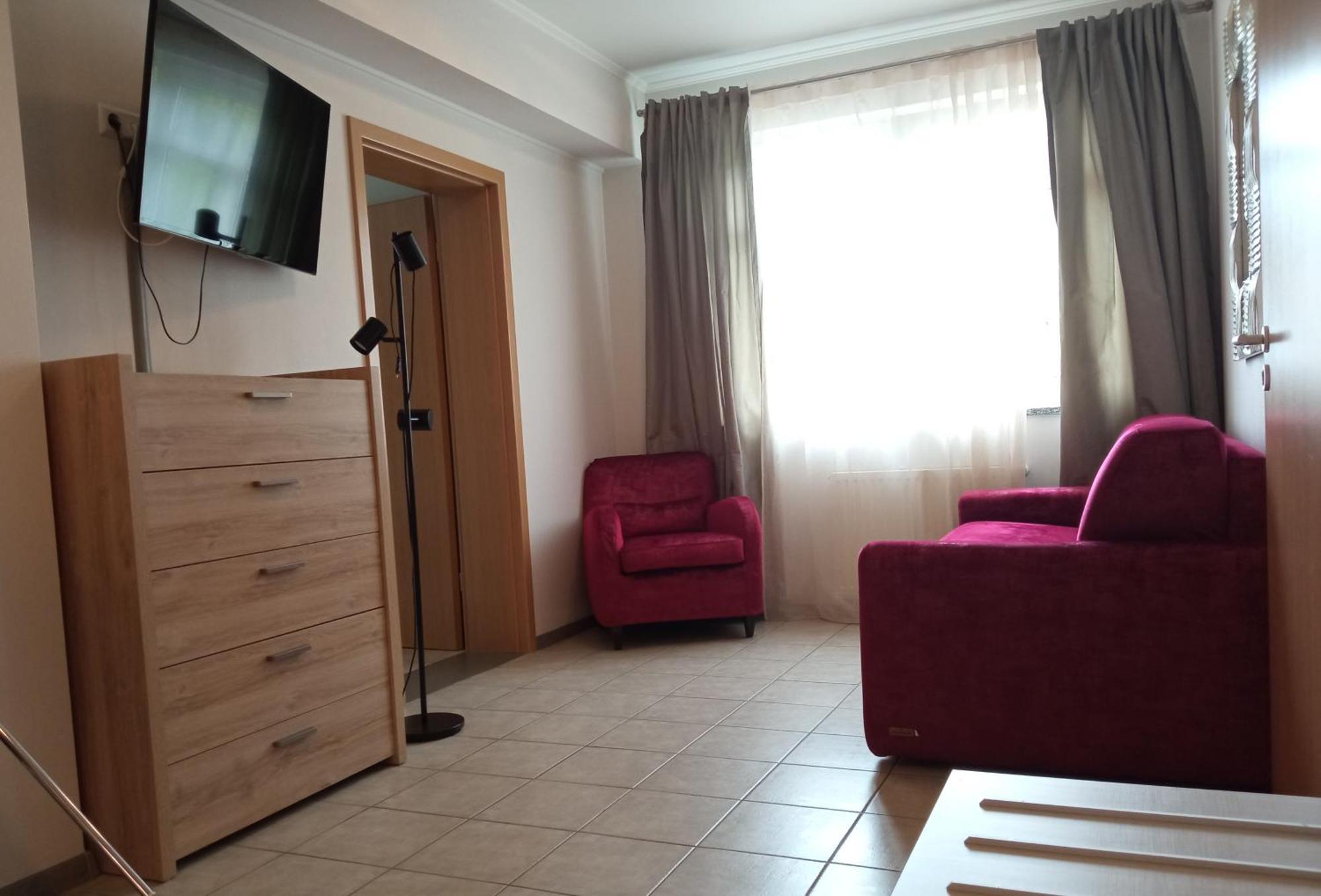 Appart-Hotel Gwendy Bour Bagian luar foto